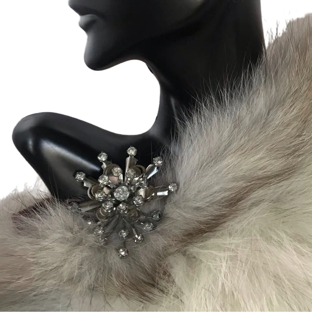 VINTAGE CIRCA 1960'S SILVER TONE CLEAR RHINESTONE SPUTNIK-LOOK BROOCH
